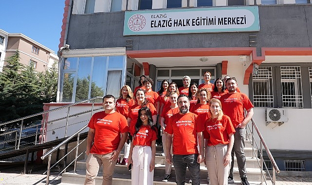 Vodafone gönüllüleri, Elazığ’da iyiliğin yanında durdu