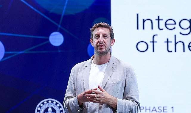 Zack Kass TETZ 2025’te konuştu: “Yapay zekâda insan zihnine eşdeğer bir noktaya her geçen gün daha fazla yaklaşıyoruz”