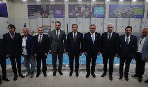Zeytinburnu’na Kazandırılan 3’üncü Yüzme Havuzunun Açılışını Gençlik ve Spor Bakanı Osman Aşkın Bak Yaptı