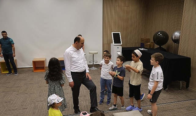 Başkan Altay, Konya Bilim Merkezi’nin Yaz Bilim Kamplarına Katılan Çocuklarla Buluştu