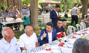Başkan Arı, Esnafıyla Vatandaşıyla Her Gün Bir Arada