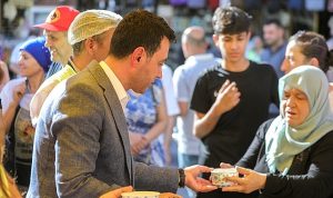 Bayraklı’da aşure bereketi