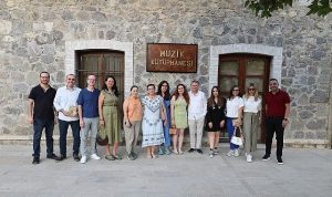 Büyükşehir’in yazarlık atölyesi ‘Anlatılmayan Öyküler’ kitabıyla ilk meyvesini verdi