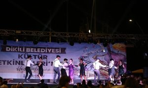 Dikili Belediyesi Kültür Etkinlikleri dansın ve ritmin coşkusuyla başladı