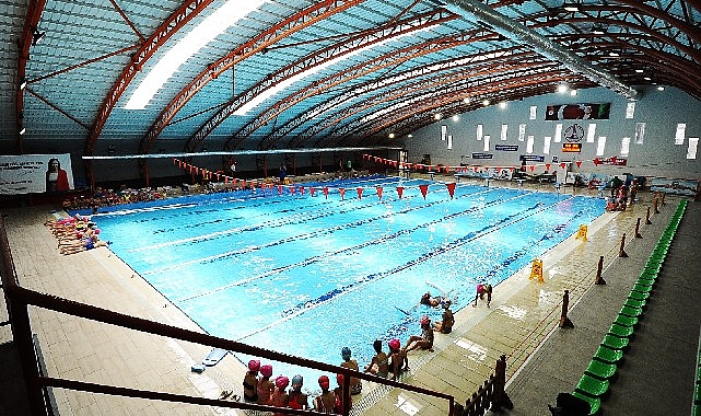 Karşıyaka Belediyesi Yüzme Havuzu’na modern dokunuş