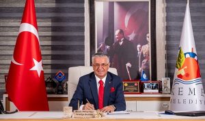 Saygı Öztürk Başkan Topaloğlu’nu köşesine taşıdı