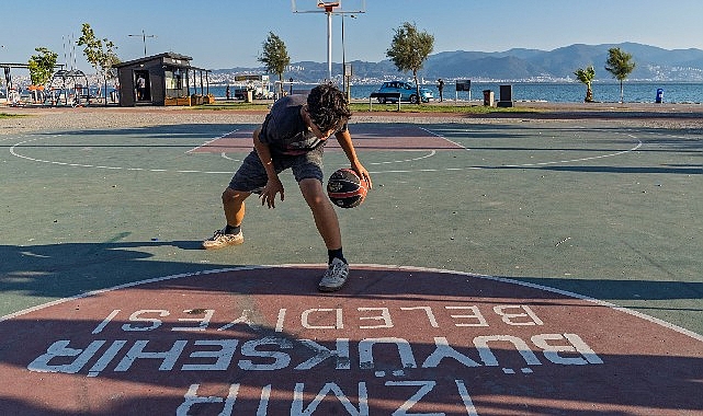 Spor istasyonlarının üçüncüsü Bostanlı’da hizmete açıldı