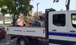 Zabıtadan kaldırım işgaline müdahale