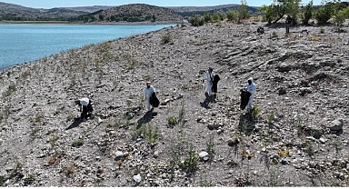 Altınapa Baraj Gölü Çevresinde Temizlik Çalışması Yaptı