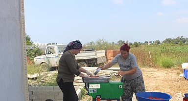 Antalya Büyükşehir Belediyesi makine destekleriyle halkın yanında