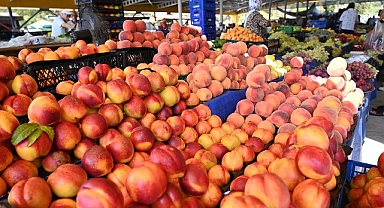 Başkan Topaloğlu’ndan pazar esnafına yeni yerinde ziyaret