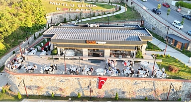 En mutlu ‘Evet’ler bu salonda yankılanıyor