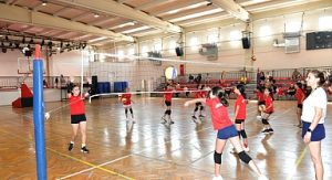 Çiğli’de 7’den 70’e binlerce kursiyerle yaz boyu spor coşkusu