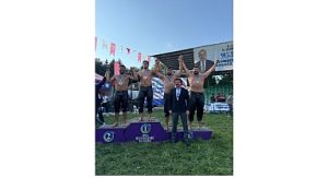 Kemer Belediyesi güreşçileri kürsüye çıktı