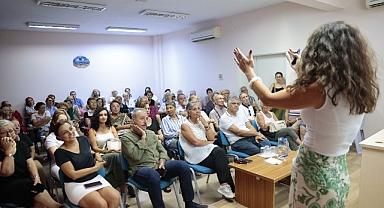 Konak’ın İleri Yaş Merkezi’nde kuşaklararası iletişim semineri