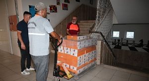 Kırtasiye malzemelerinin dağıtımı devam ediyor