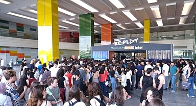 RE:PLAY heyecanı Excalibur gücüyle başladı