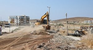 Seferihisar’da 2 kilometrelik yol yenileme çalışması başladı