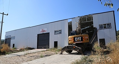 Tahtalı’da kaçak yapı yıkıldı