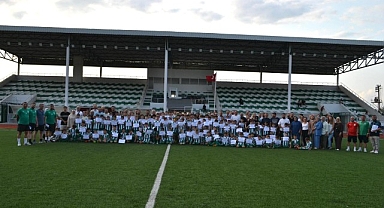 İznikspor Yaz Futbol Okulu’nda Sertifika Heyecanı