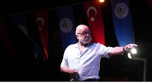 Boğaziçi’nde Şiir ve Müzik Eşliğinde Sanat Dolu Bir Akşam Yaşandı