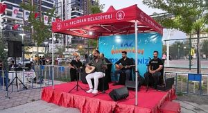 Keçiörenliler Yaz Konserleriyle Stres Atıyor