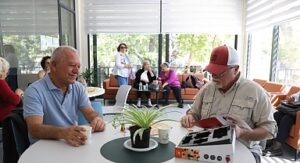 Emekli Lokali’nde Yüzler Gülüyor