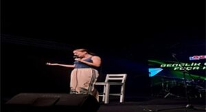 Gençler, kamp için Foça’da buluştu