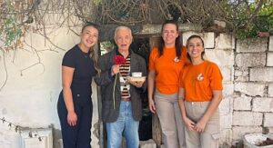 Yaşlılar Haftası’nda Güzelbahçeli gençlerden anlamlı ziyaretler