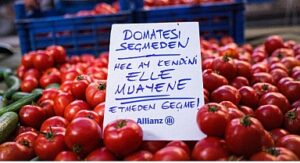 Allianz’dan Meme Kanseri Farkındalık Ayına Özel Proje: “Pazarda Elle Muayene!”