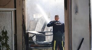 Antalya İtfaiyesinin hızlı müdahalesi felaketi önledi