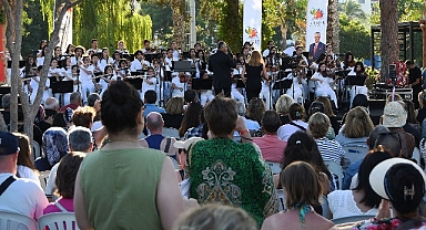 Kemer’de sokak hayvanları yararına üçüncü konser