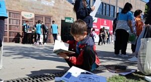 Öğrenciler, Kitap Fuarı’na koşuyor