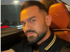 Ankaralı genç iş insanı Ertuğrul Gazi Şener’in lüks yaşam tarzı sosyal medyada ilgi görüyor