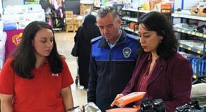 Bayraklı’da marketlere sıkı denetim