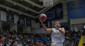 Büyükşehir Belediyespor Basketbol ve Voleybolda Yenilgi Yüzü Görmüyor