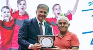 İzmir Büyükşehir Belediye Başkanı Tugay’dan İzmirli sporculara mesaj: “Destek bizden şampiyonluklar sizden”