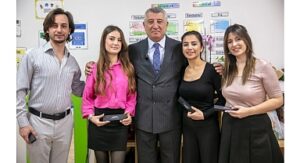 Güzelbahçe’de Belediyesi’nden 24 Kasım’a Anlamlı hediye: Öğretmenlere İsimli Kalem