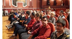 İş hayatına hazırlanan nöroçeşitli gençlerin mezuniyet sevinci