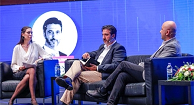 Teknoloji ve İnovasyon Zirvesi’nde söz uzmanların: “Yapay zekayla insanlık tarihini değiştirecek muazzam eşik aşıldı”