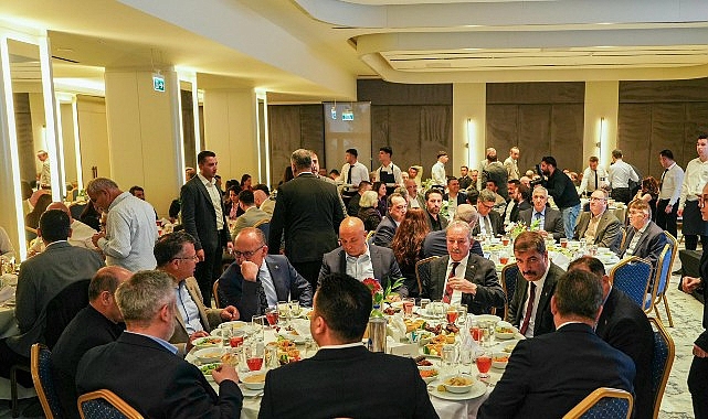 Başkan Dutlulu, Basın Mensupları ve Meclis Üyeleriyle İftarda Buluştu