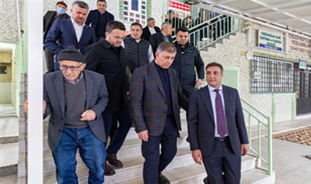 Başkan Tugay bayram namazında Bucalılarla buluştu