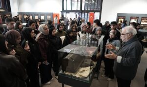 Buram buram tarih kokan sergiye büyük ilgi;  “Çanakkale ruhu” İzmit’te yaşatılıyor
