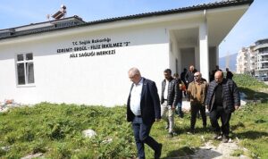 Edremit Belediyesi’den Narlı’dan Bostancı’ya saha mesaisi