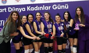Kadınlar adına “manşet” attılar