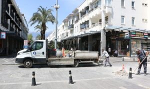 Büyükşehir ekiplerinden Kemer Liman Caddesi’nde çalışma