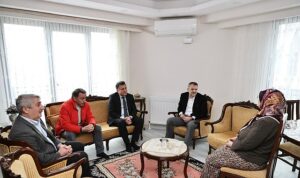 İbrahim Akın’dan şehit pilotun ailesine vefa ziyareti