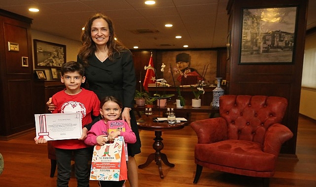 Karşıyaka Belediyesi yılın kitap tutkunlarını seçti
