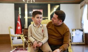 Rasim Başkan, Minik Hayranını Belediyede Ağırladı