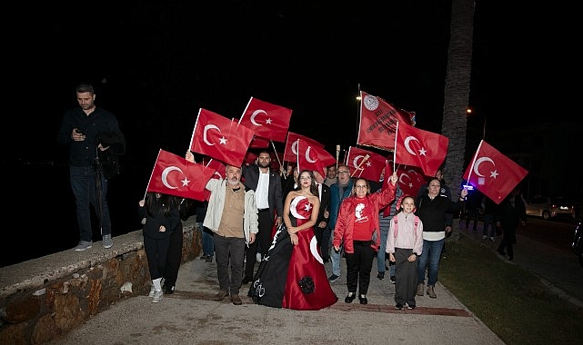 Güzelbahçe’de Cumhuriyetin 103. Yılı Coşkuyla Kutlandı
